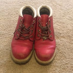 Low top pink Timberland Boots